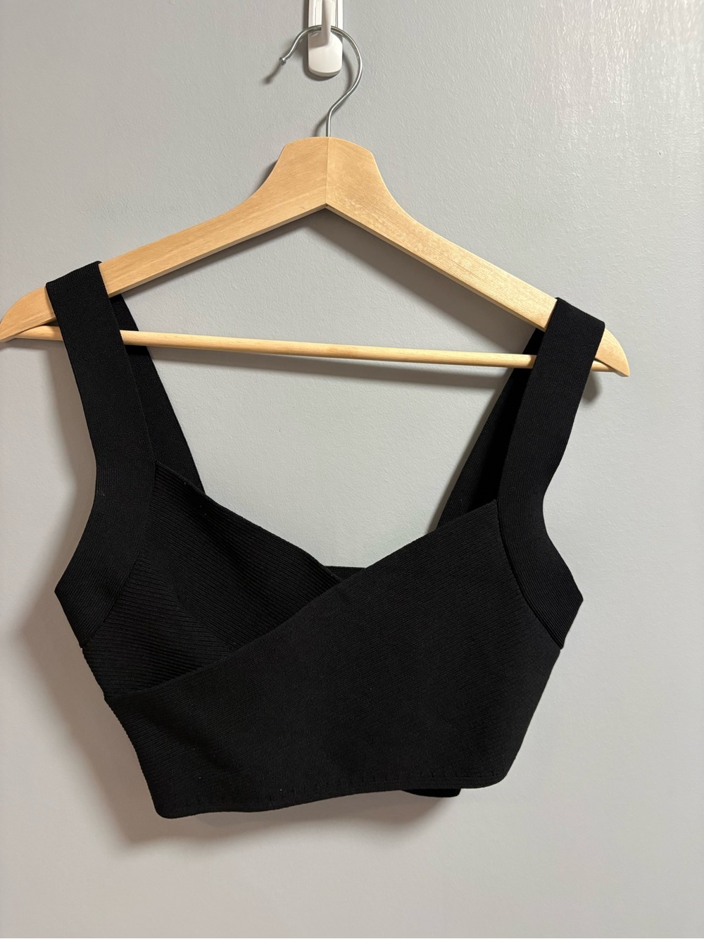 Aritzia - Babaton Cropped Tank